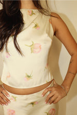 Rose bud top